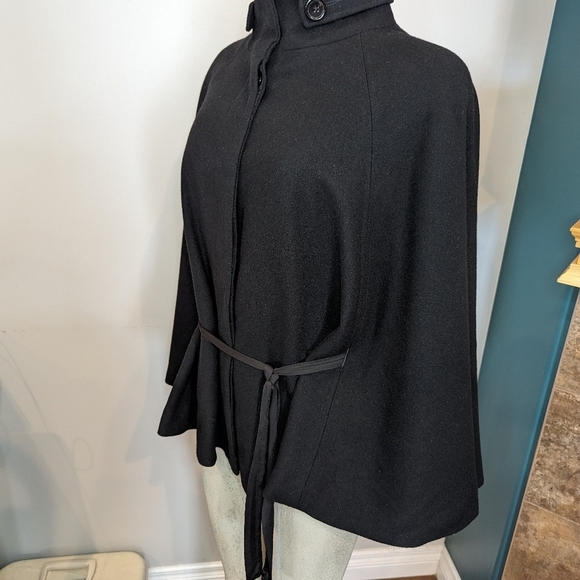 Vintage Wool Cape, black wool blend with satin tie Size M loose fit - Picture 5 of 13